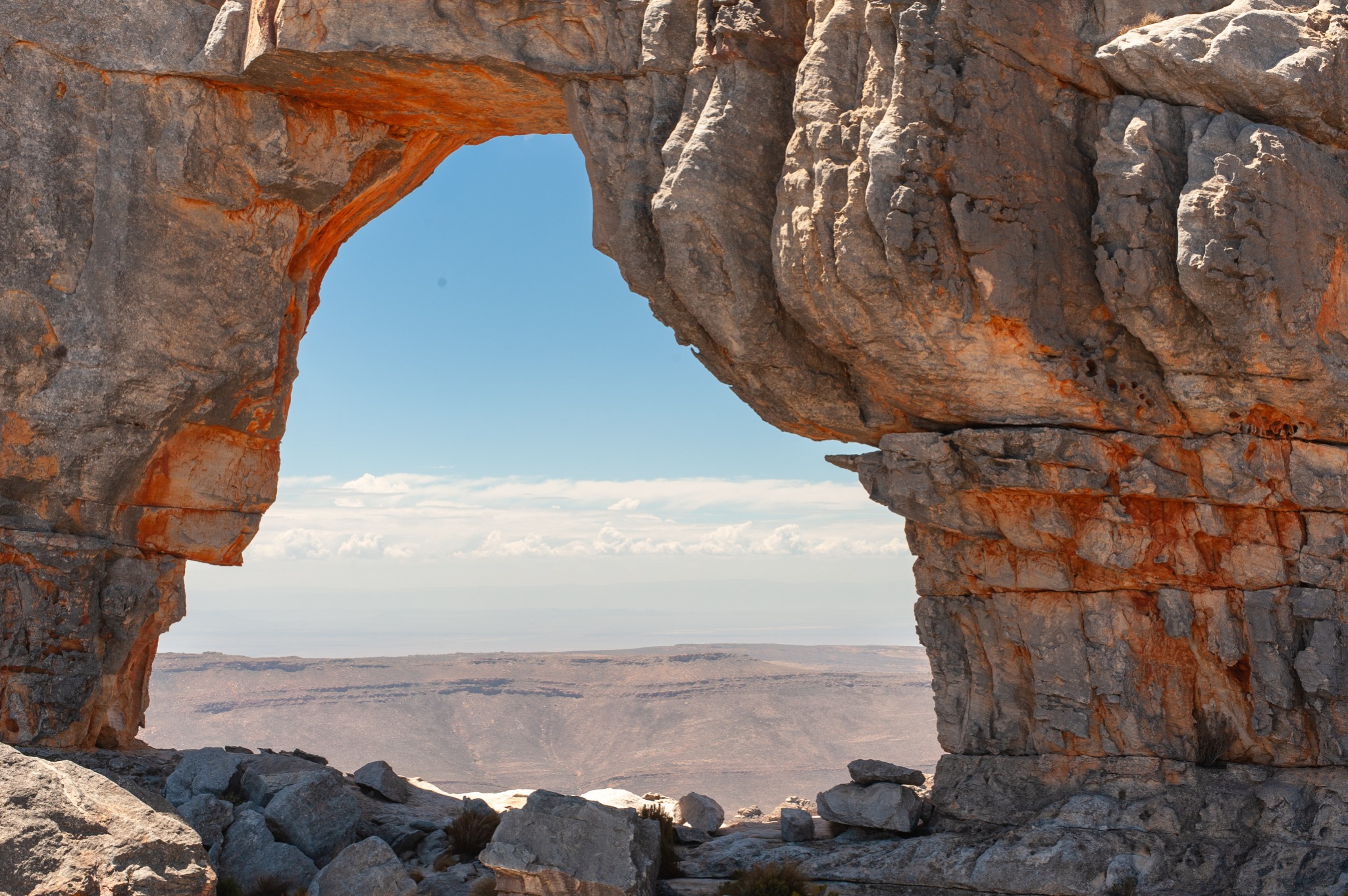 Cederberg rock arch framing the South African landscape for Khoa Rooibos wholesale partnerships